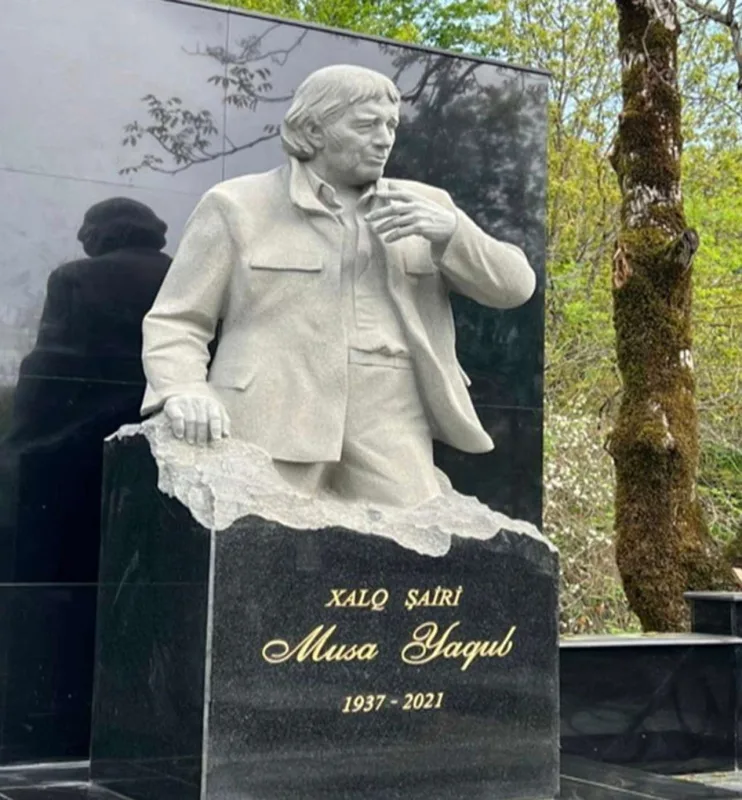 Musa Yaqubun qəbirüstü abidəsi ucaldıldı