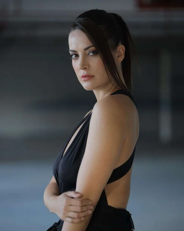 Film üçün hicab bağladı