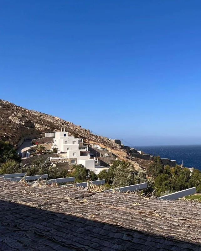 Samirə Mikonosda dincəlir