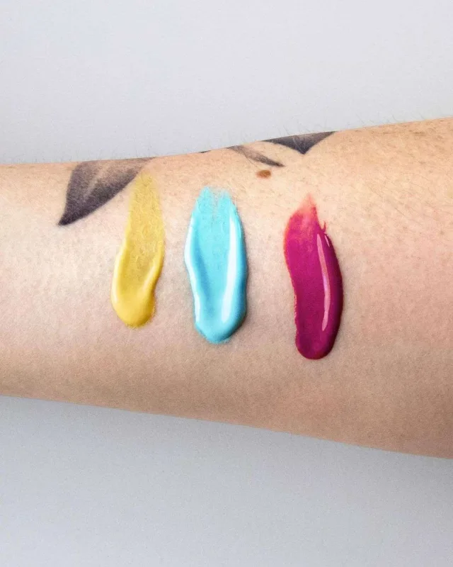 Herri Staylesin kosmetika brendində nələr var?