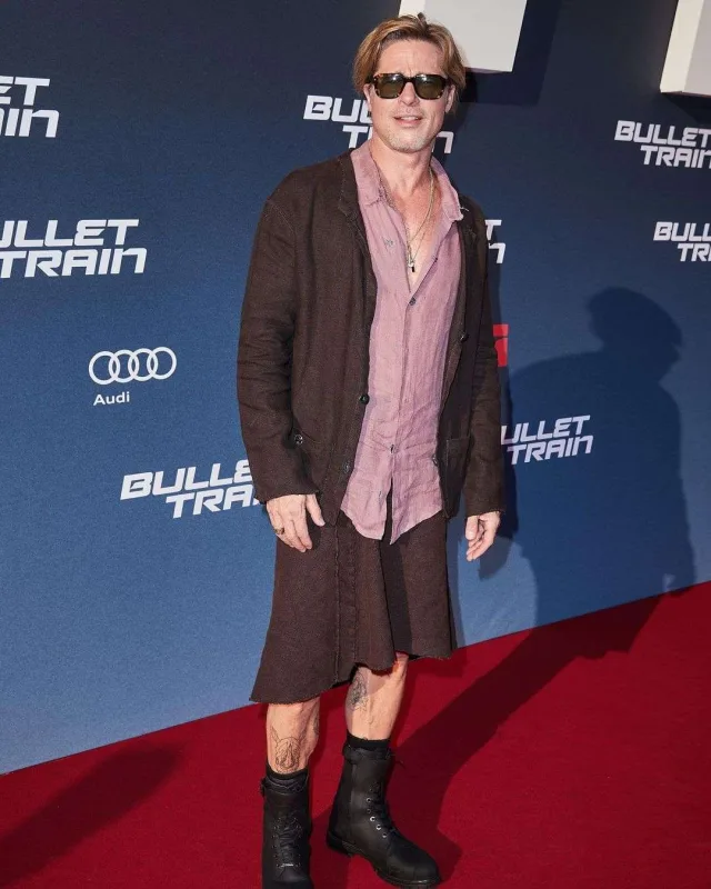 Bred Pitt qalasına ətəklə qatıldı