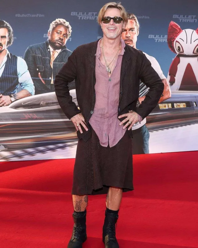 Bred Pitt qalasına ətəklə qatıldı