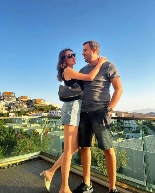 Safuradan həyat yoldaşı ilə yeni fotolar