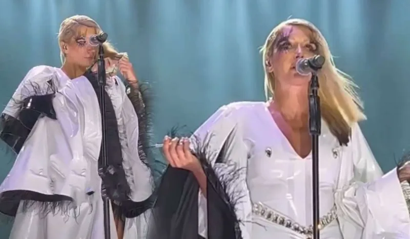 Hande onlar üçün səhnədə saçını kəsdi