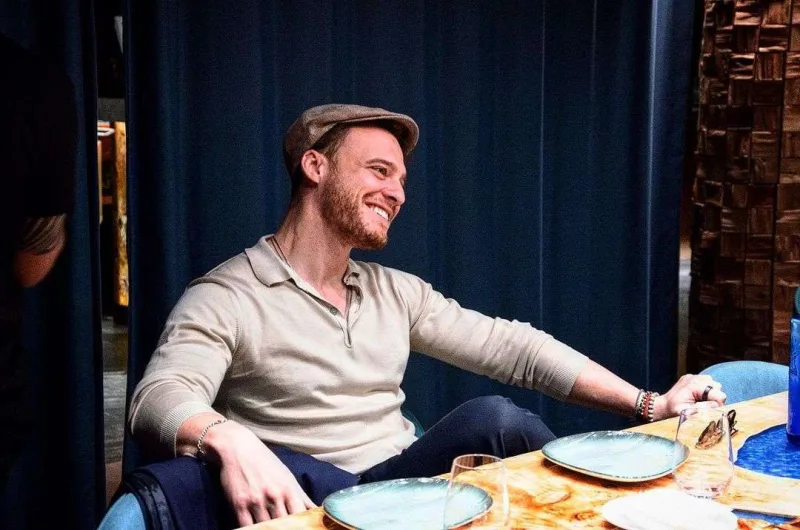 Ən yaraşıqlı türk aktyoru seçildi