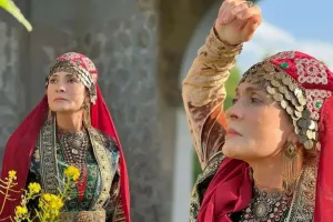 Gülzar Qurbanova Məhsəti Gəncəvi obrazında