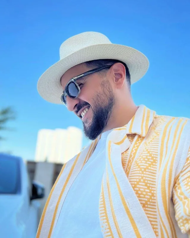 Abbas atalar üçün mahnı oxudu