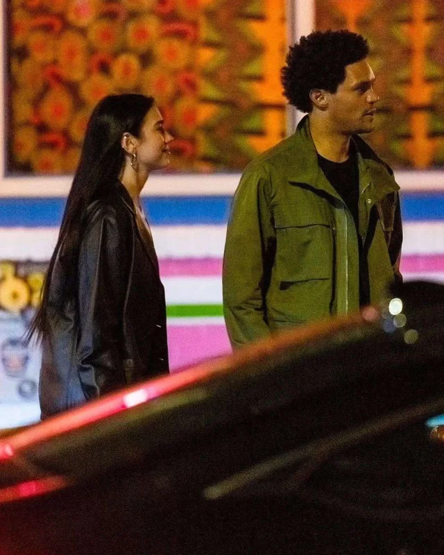 Dua Lipa öpüşərkən görüntüləndi