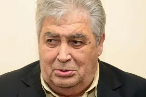 Kitab çıxarmaq istəyir - Pul yoxdur!