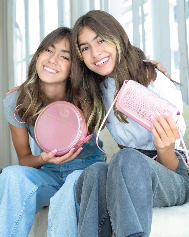 “Hade” övladları ilə kamera qarşısında