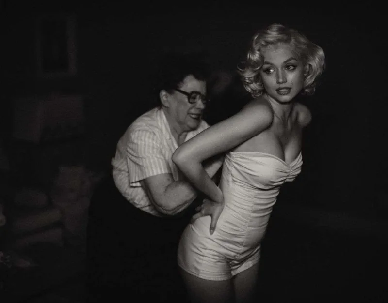 Merilin Monrodan bəhs edən film bəyənilmədi