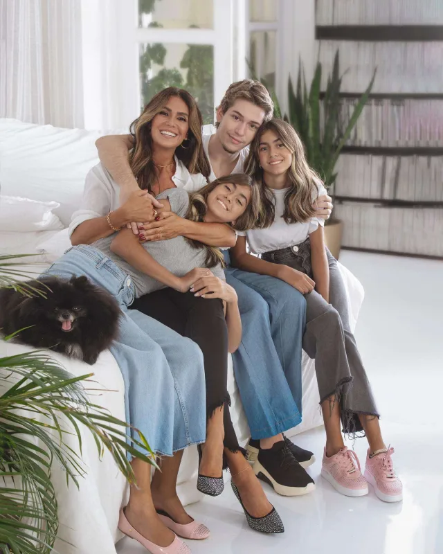 “Hade” övladları ilə kamera qarşısında