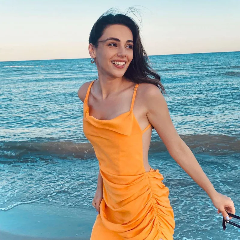 Yağmur onunla tərəf müqabili olacaq