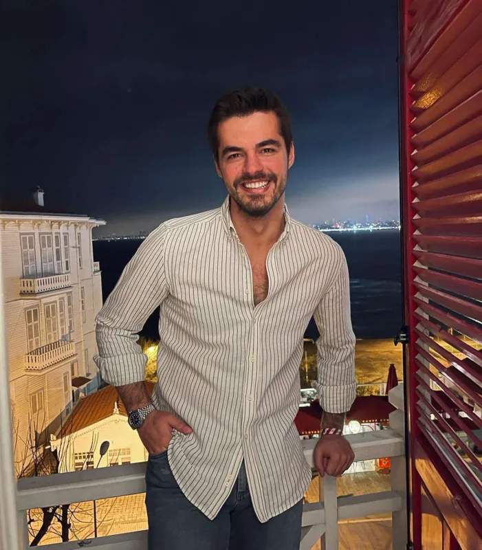 Yağmur onunla tərəf müqabili olacaq