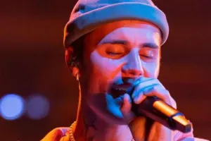 Castin yeni mahnısını təqdim etdi