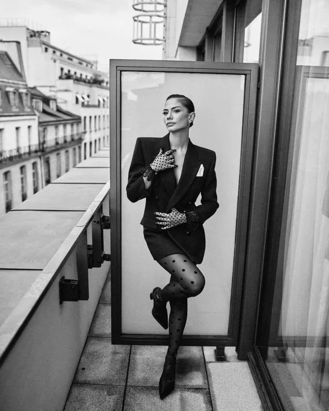 Türk aktrisalar Paris Dəb Həftəsində...