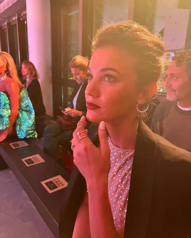 Türk aktrisalar Paris Dəb Həftəsində...