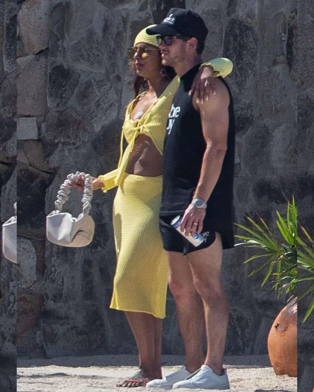 Priyankayla əri Meksikada