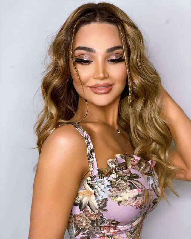 Ülviyyə Bellaya oxşamaq üçün estetik etdirdi