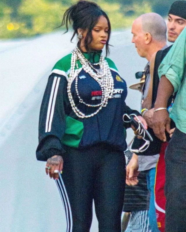 Sevgilisinin konsertini izləməyə belə getdi