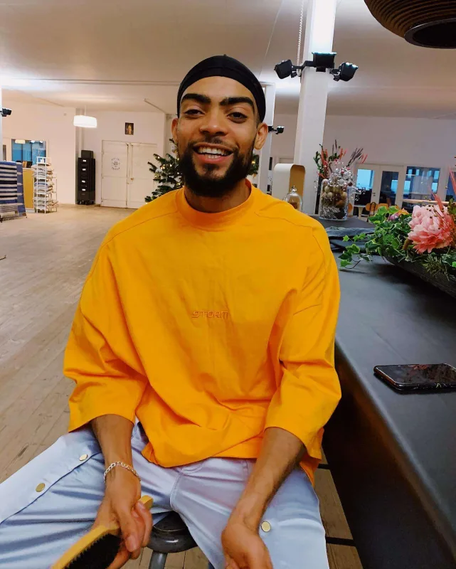 Səhnədə Nadiri o müşayiət edəcək