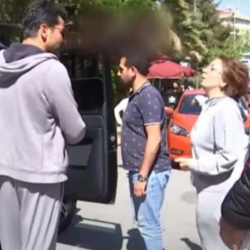 Xanımlar Kenana etiraz etdi