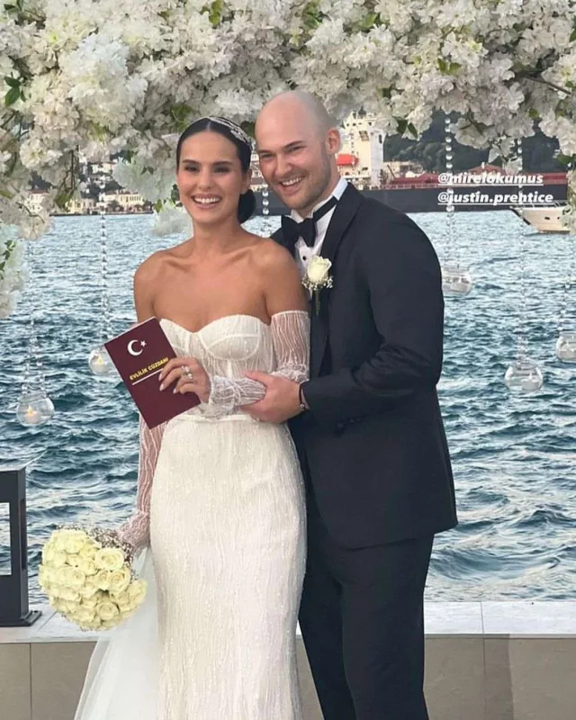 “Netflix”in aktyoru türk xanımla evləndi