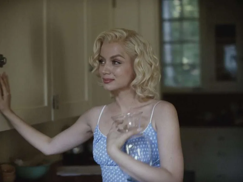 Merilin Monroya bənzərliyini görəndə ağlayıb