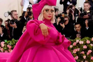 “Met Gala” tarixinin ən yaxşı “look”ları...