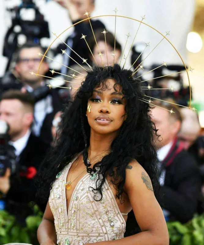 “Met Gala” tarixinin ən yaxşı “look”ları...
