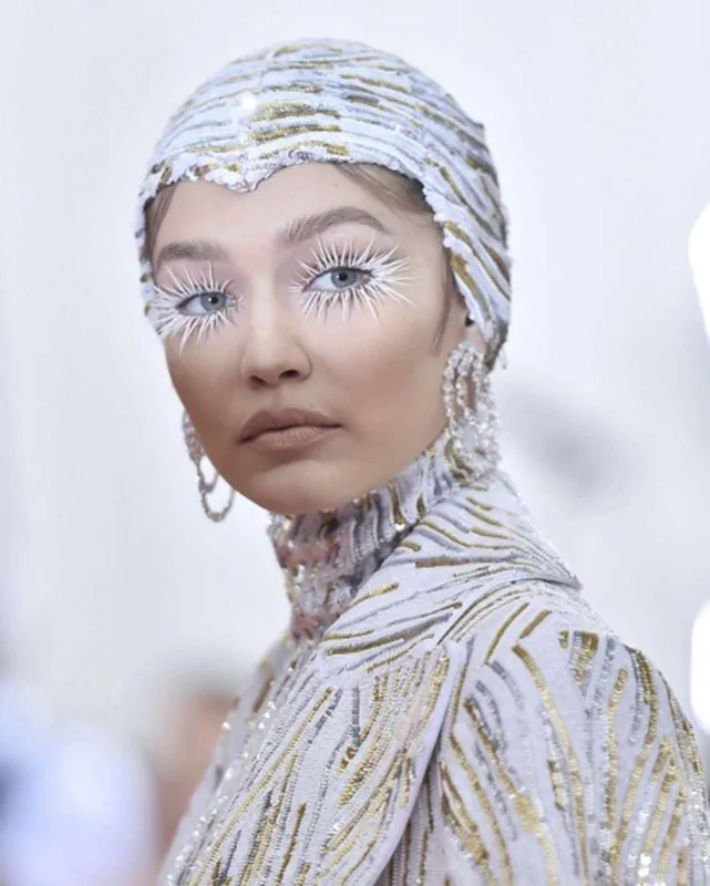 “Met Gala” tarixinin ən yaxşı “look”ları...