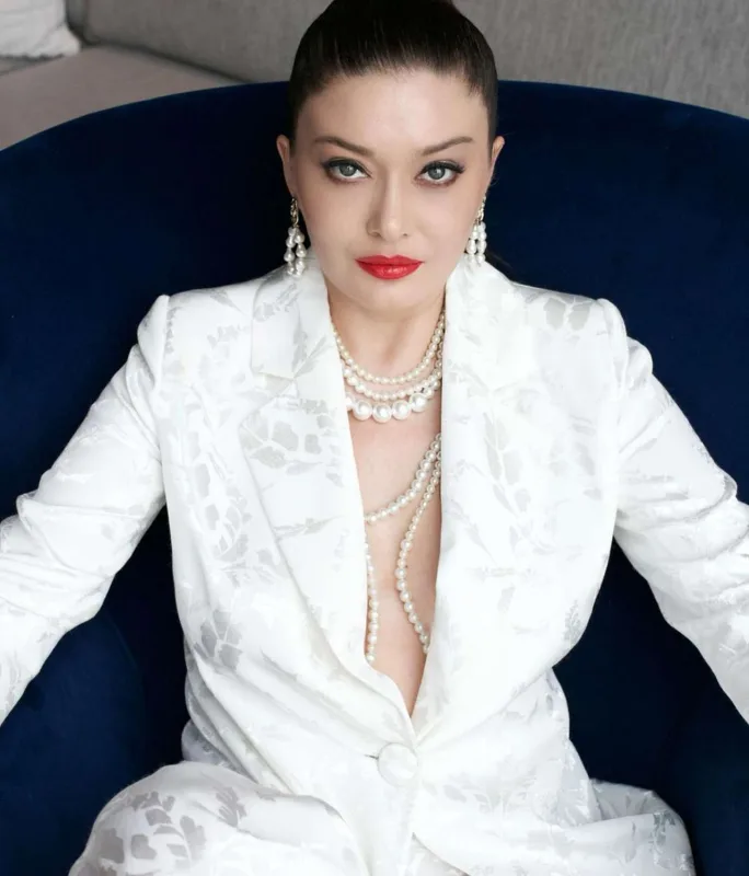 Makiyajsız halı gündəm oldu