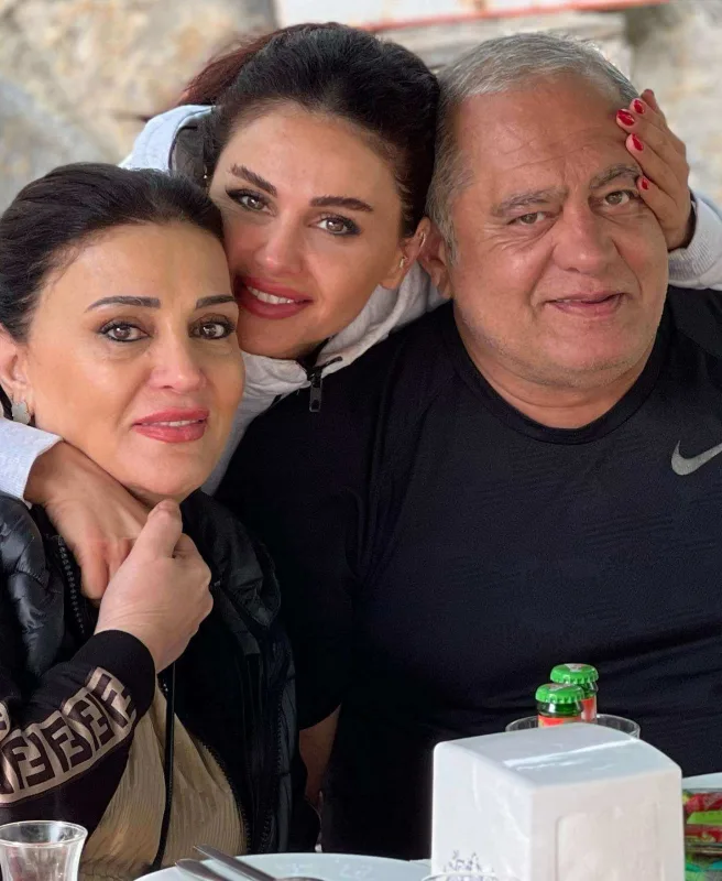 Günel valideynləri ilə...