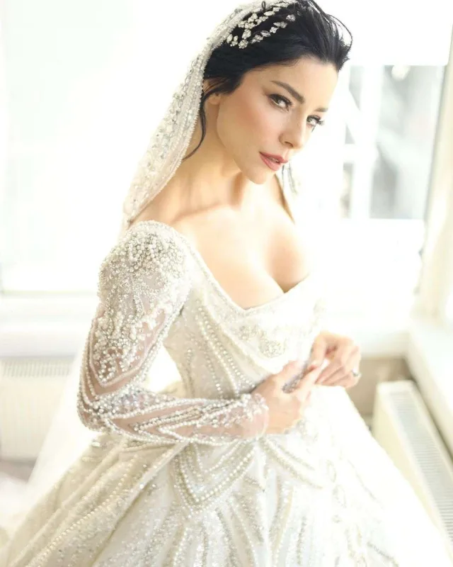 Bu gün Mervenin toyudur!