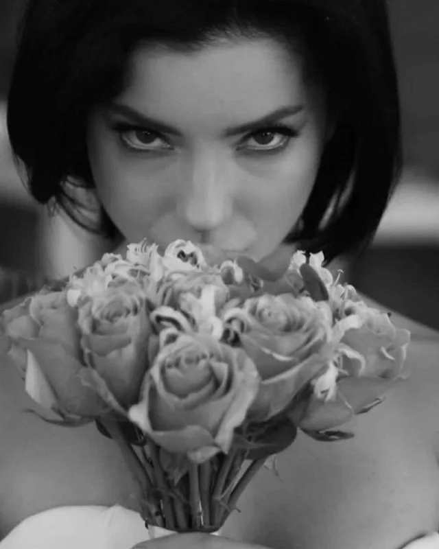 Bu gün Mervenin toyudur!