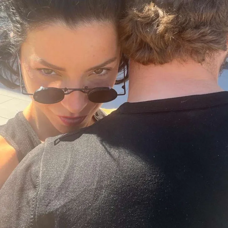 Mervenin gizli eşqi kimdir?