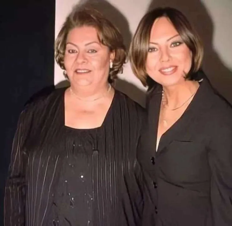 Ebru Gündeşə ağır itki