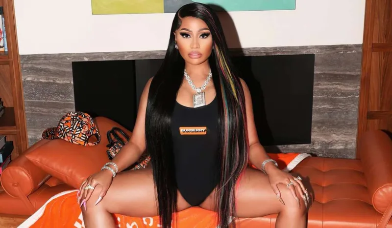 Niki Minajdan 200 milyonluq rekord