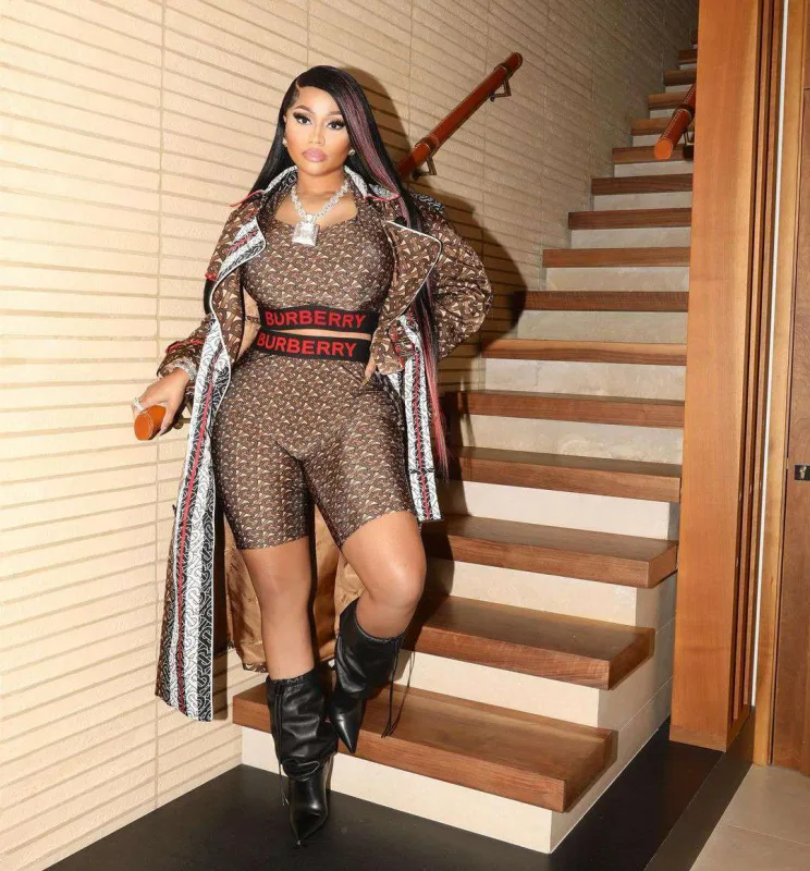 Niki Minajdan 200 milyonluq rekord