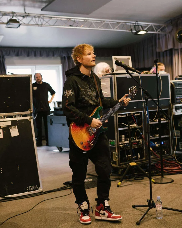 Ed Şiran Ukrayna xalqı üçün mahnı yazdı