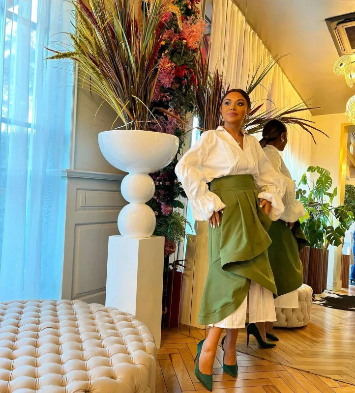 Üç xanım, bir libas...