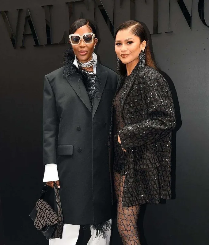 Libası ilə dünya gündəmində