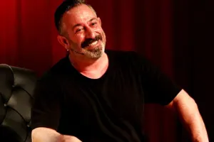 Cem Yılmazın başına iş gəldi