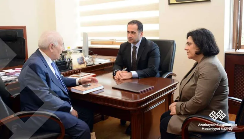 Nazir müavini Xalq artistini təbrik etdi