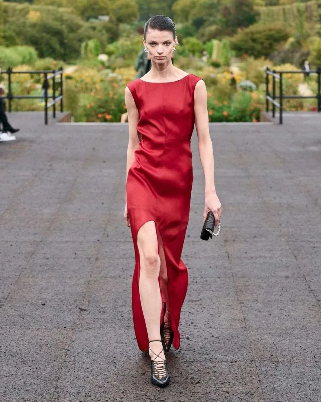 Məşhurlar “Givenchy” dəfiləsində