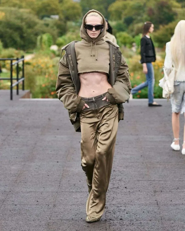 Məşhurlar “Givenchy” dəfiləsində