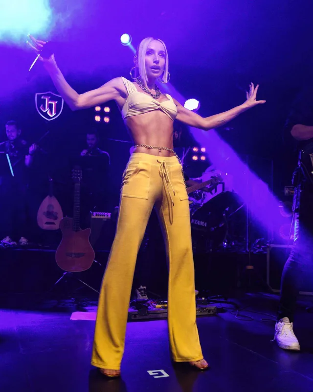 Gülşenin Bakı libasını o hazırlayır