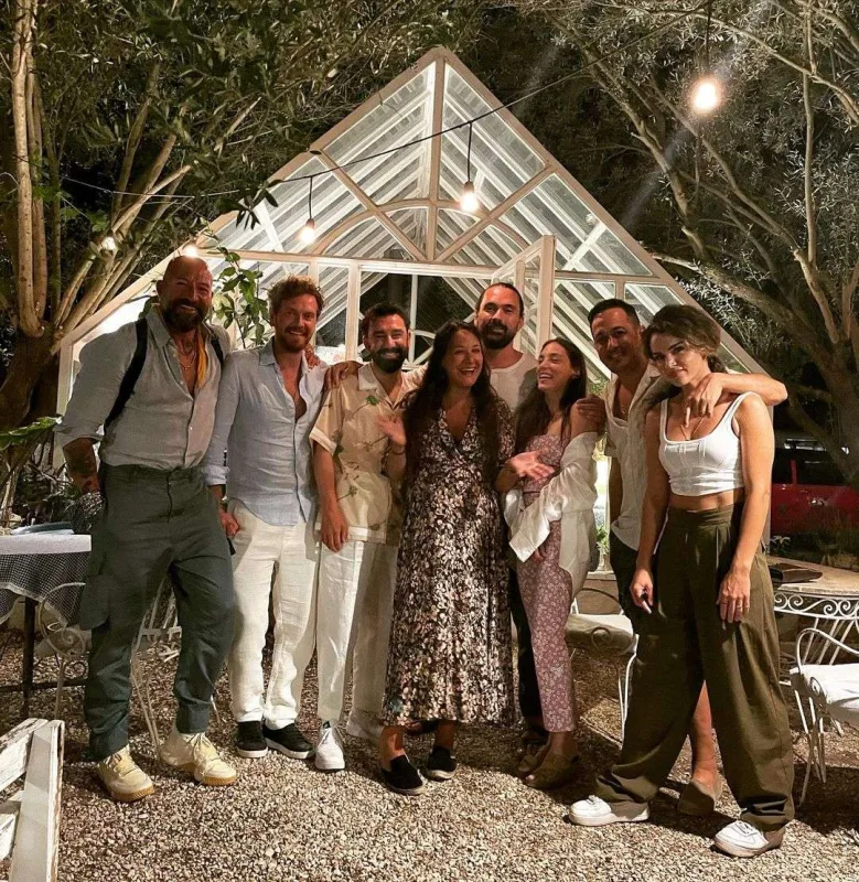 Ana olmağa hazırlaşan Gupse tətildə...