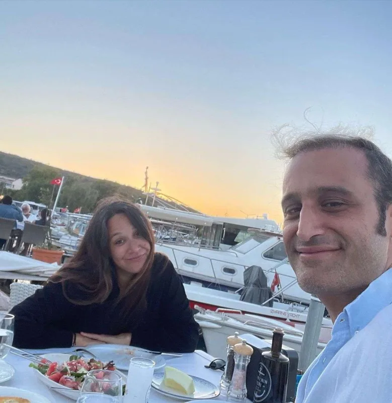 Ana olmağa hazırlaşan Gupse tətildə...