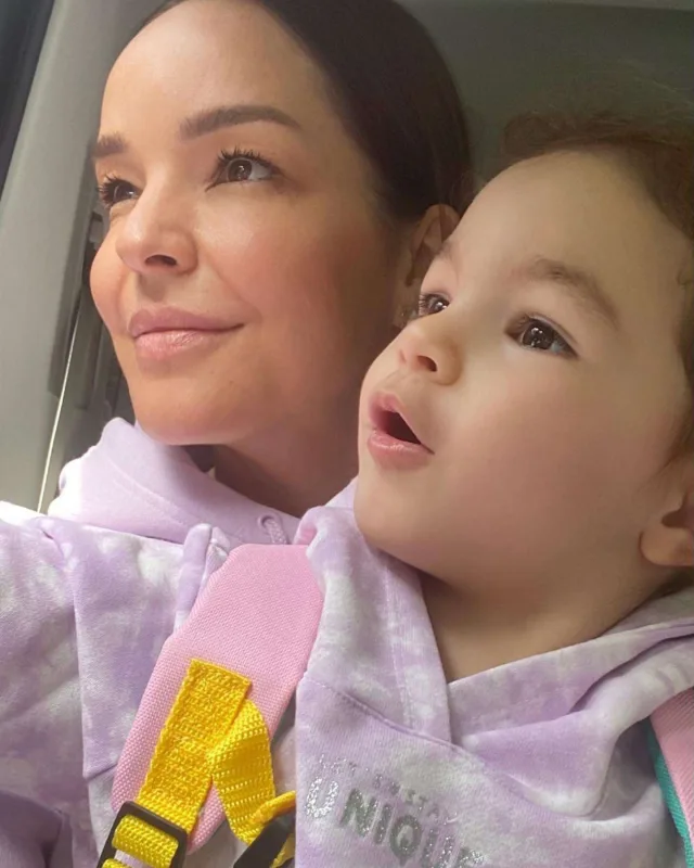 Bengü ilk dəfə oğlunu göstərdi